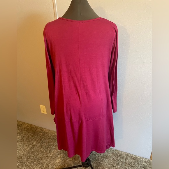 Fuchsia Tunic Top with Pockets - Picture 4 of 4